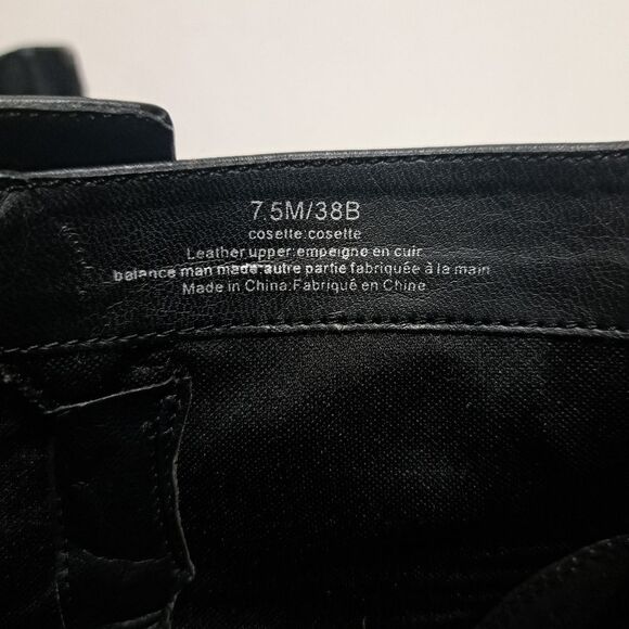 Karl Lagerfeld Paris Elegant Goth Leather Block Heel Ankle Boots Size 7.5 Black - Picture 9 of 15